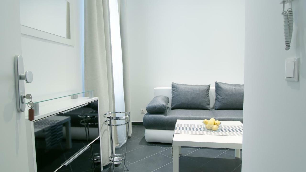 Lotus Apartment Wenen Buitenkant foto
