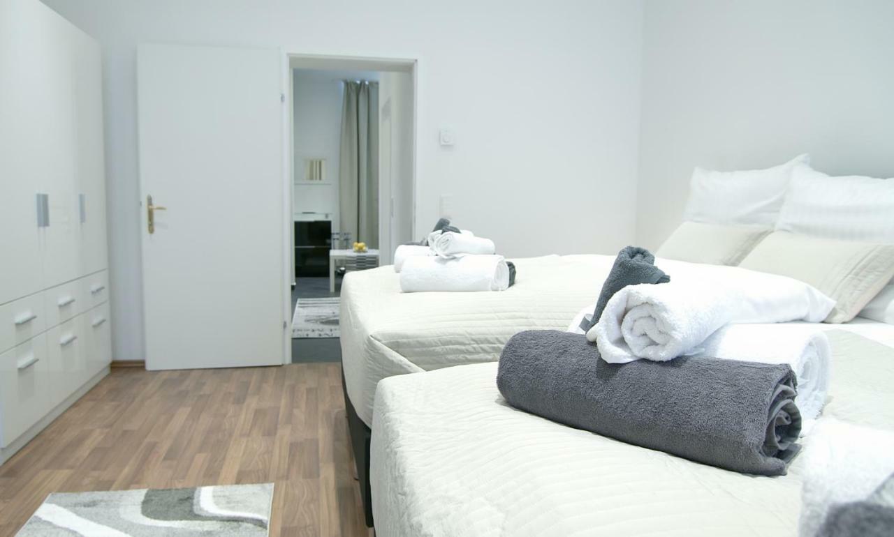 Lotus Apartment Wenen Buitenkant foto