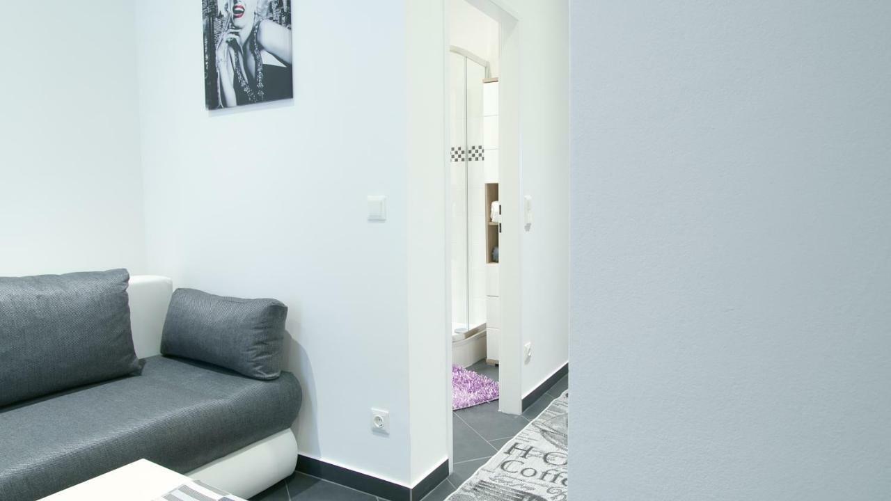 Lotus Apartment Wenen Buitenkant foto